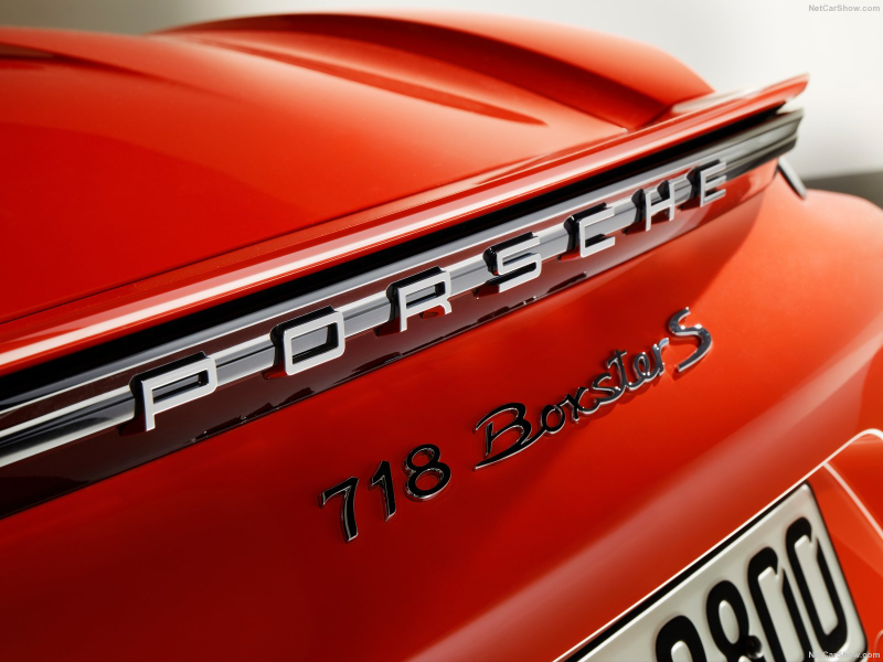Illustration for article titled 2017 Porsche 718 Boxster: This is it